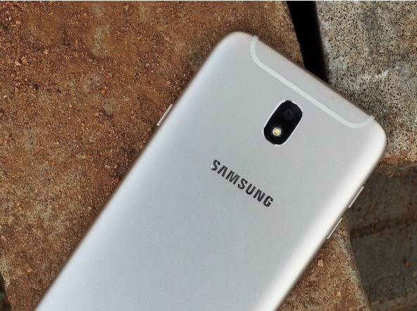 Samsung_Galaxy_M10_2.jpg
