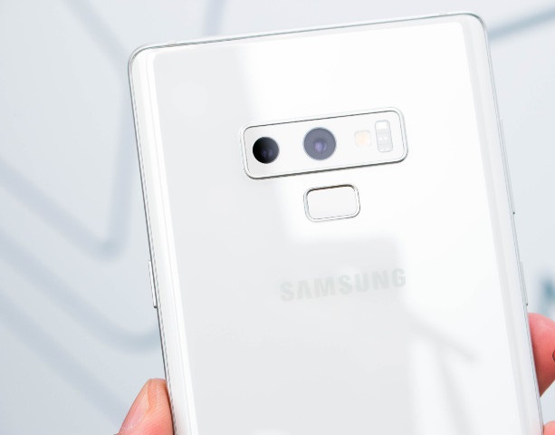 Samsung_Galaxy_Note_9_First_Snow_White4.jpg