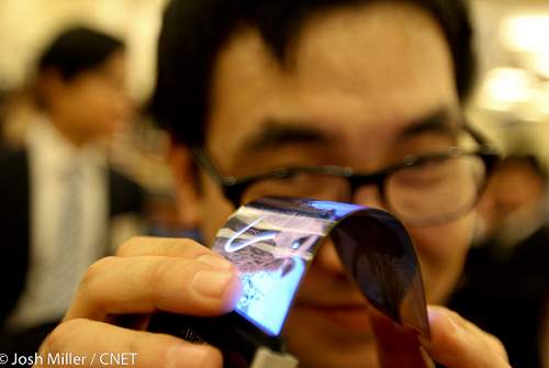 На CES 2013 Samsung представит гибкий дисплей с 5,5-дюймовой диагональю
